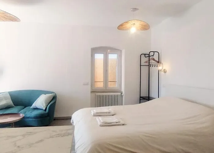 Salvia, Cinque Terre * Vernazza